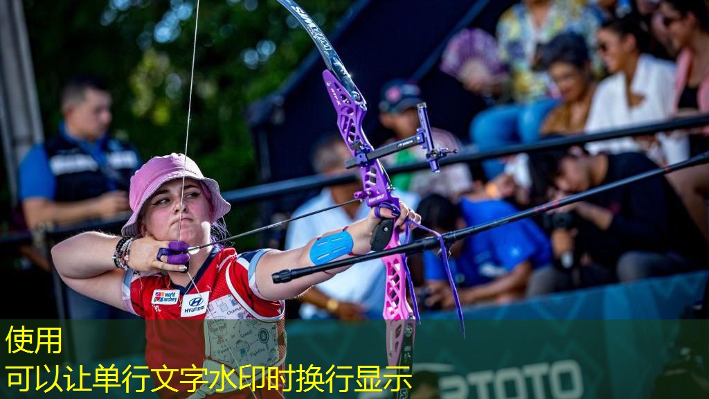 乒乓球台边滚上桌
